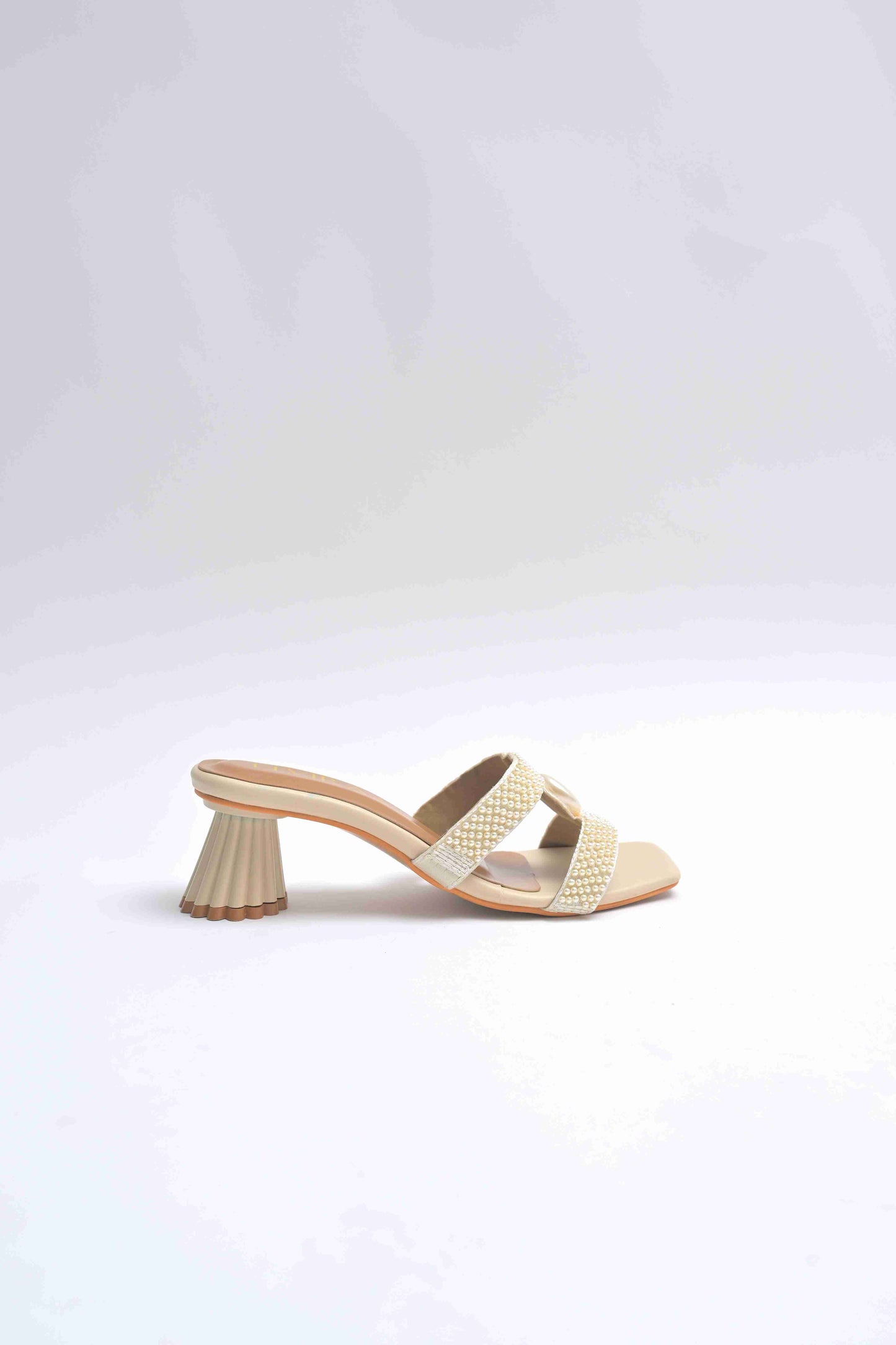 Small Pearl Embriodered Heels