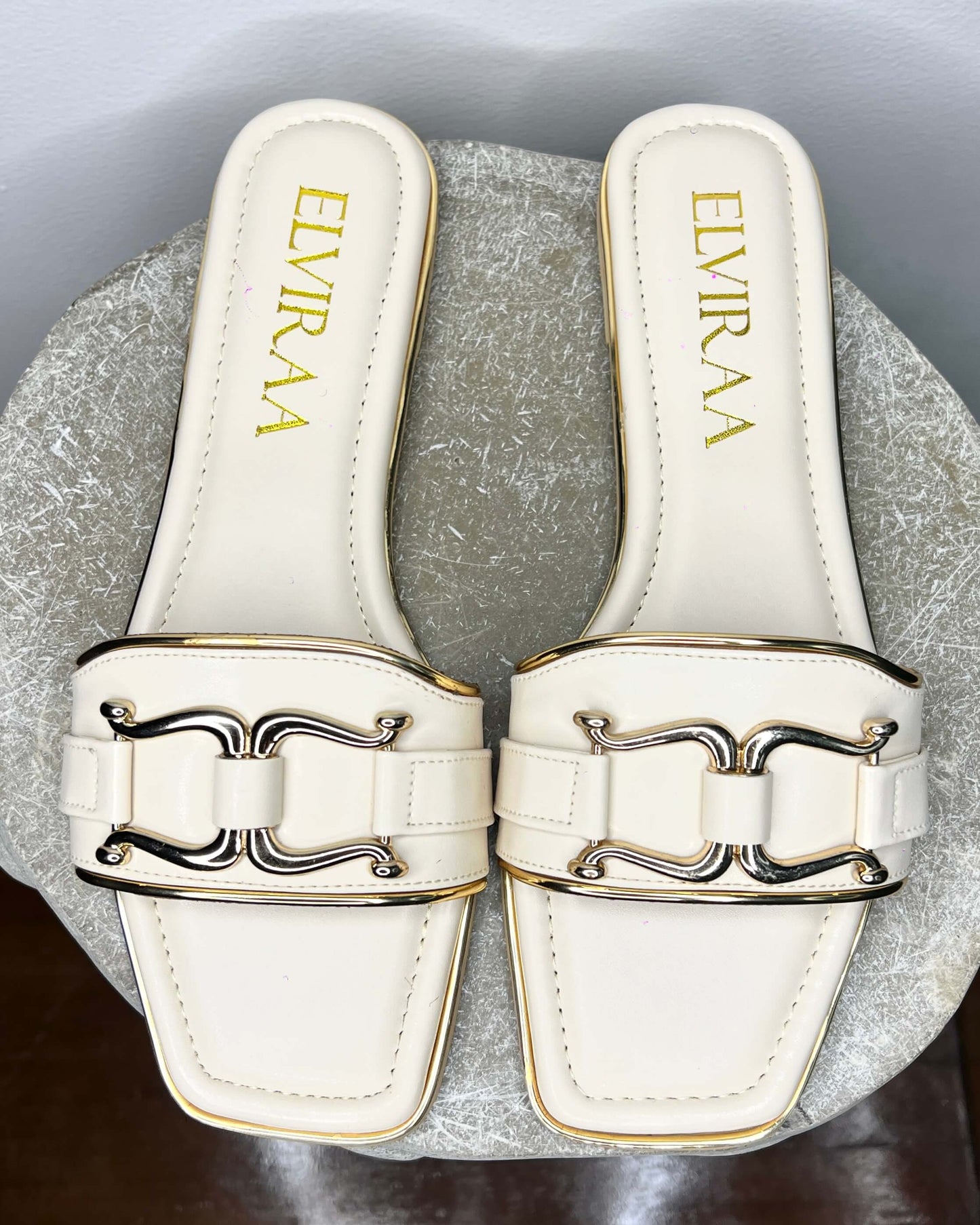 Buckle Flat