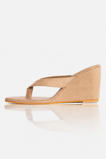 Plain suede wedges