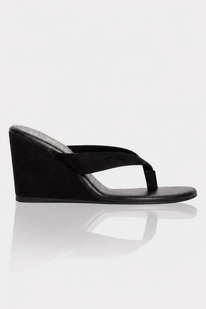 Plain suede wedges
