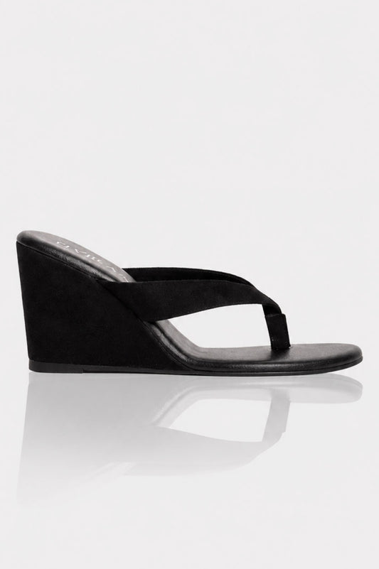 Plain suede wedges