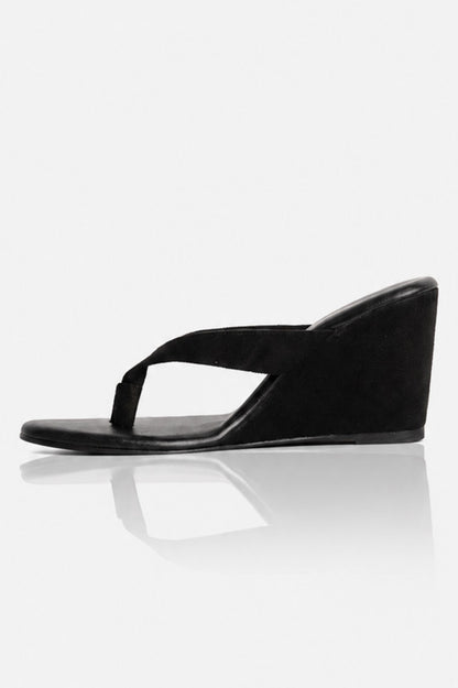 Plain suede wedges