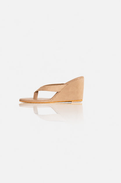Plain suede wedges
