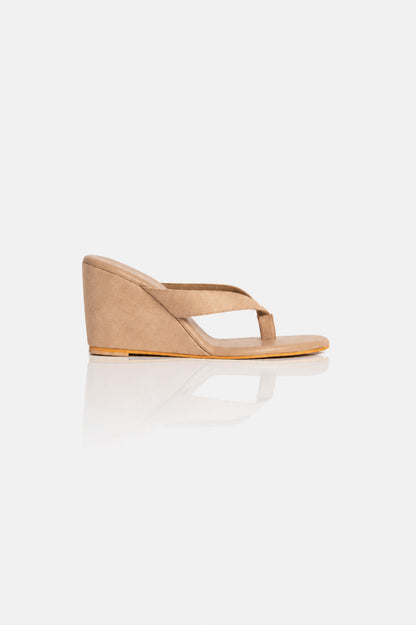 Plain suede wedges