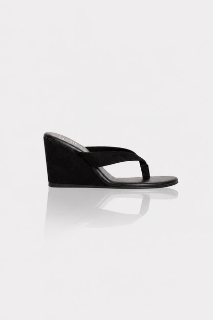 Plain suede wedges