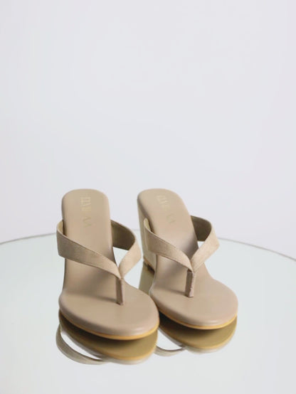 Plain suede wedges
