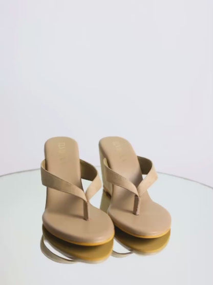 Plain suede wedges